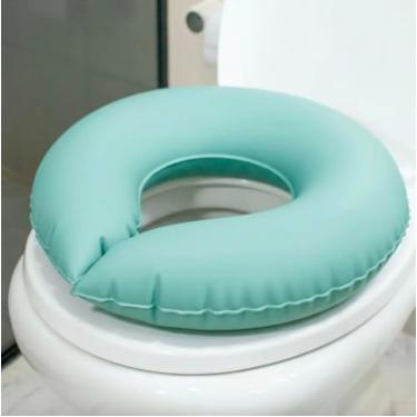 Imagem de Almofada Ortopédica Higiênica Para Vaso Sanitário e cadeira de Banho. Inflável. Toque acetinado, confortável e resistente