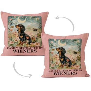 Imagem de HIWX Capas de travesseiro Dachshund 45,7 x 45,7 cm, presentes de cachorro Weiner, presentes de dachshund Doxie para mulheres, facilmente distraídas por Weiners, fronhas decorativas florais rosa para