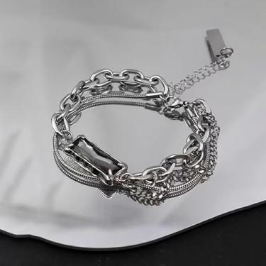 Imagem de Pulseira masculina e feminina de aço de titânio, pulseira minimalista de cristal cinza escuro, design moderno de luxo, acessórios de alta qualidade para casais