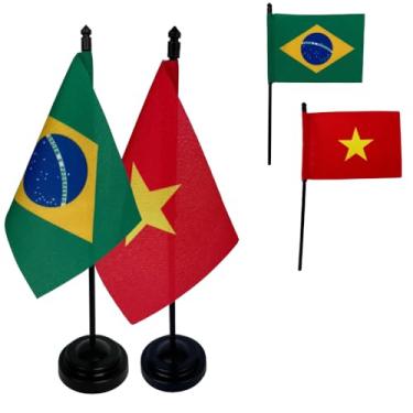 Imagem de Kit Bandeiras de Mesa Brasil e Vietnã, Base e Haste em Plástico Preto, Tecido Oxford, Uma Face