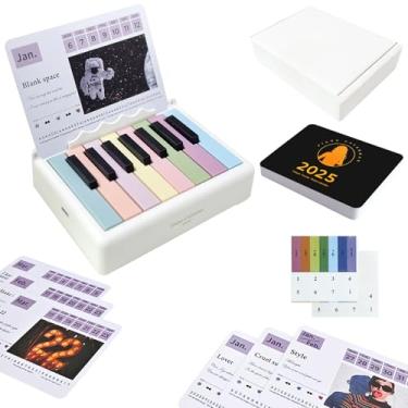 Imagem de Calendário de mesa 2025 para piano, mini calendário de mesa com cordão, mini calendário de piano Swift com 52 partituras musicais em 27 cartões, presentes de Natal para fãs Swift, decoração de casa -