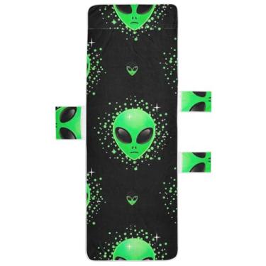 Imagem de Green Alien Black Chaise Lounge Cover Toalhas de Cadeira Toalhas de Piscina Praia com Bolsos Lavável Chase Lounger 215,9 cm x 76,2 cm