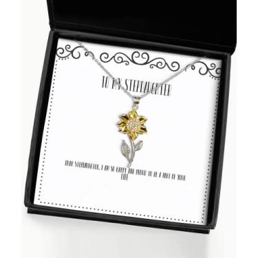 Imagem de SpreadPassion Dear Stepdaughter, I Am So Happy and Proud to Be A Part Stepdaughter Colar com pingente de girassol, presentes reutilizáveis para filha
