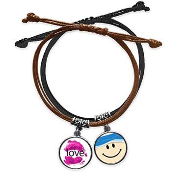 Imagem de Pulseira de couro para o Dia dos Namorados Rosa com corrente de mão e rosto sorridente