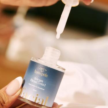 Imagem de Sérum Facial Blend 5 em 1 Suaviza visivelmente a superfície da pele, promove a sensação de elasticidade, restaura a proteção natural e oferece hidratação profunda