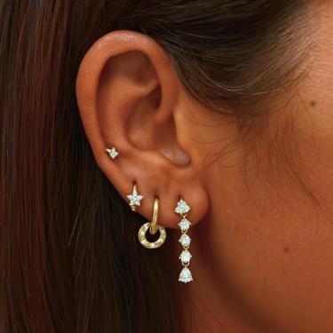 Imagem de Conjunto de 4 peças de brincos requintados com pingente de diamante falso incrustado por estrelas, estilo minimalista, adequado para uso diário feminino, festas e acessórios de roupa.