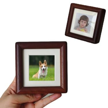 Imagem de Allenkwok Mini porta-retrato feito à mão 7 x 7 com tapete de 4 x 4 cm - moldura de nogueira, tela de mesa para fotos de bebês e animais de estimação (nogueira, 3 x 3)
