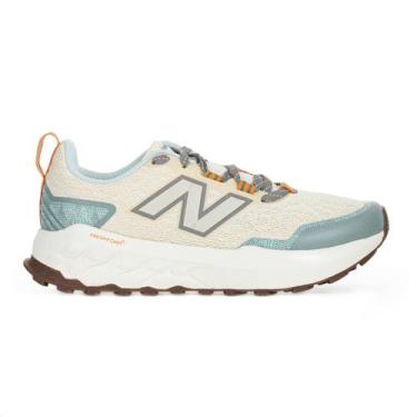 Imagem de Tênis New Balance Fresh Foam Garoé V2 Bege e Verde Musgo - Feminino, 3