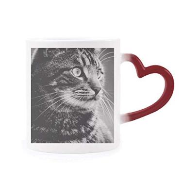Imagem de Caneca preta branca com perfil de gato selvagem sensível ao calor, copo de grés que muda de cor vermelha