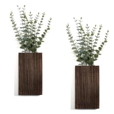 Imagem de Direkame Pacote com 2 vasos de madeira para decoração de parede com eucalipto artificial, decoração de parede para sala de estar, plantas falsas para ambientes internos e externos, cozinha de fazenda,