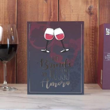 Imagem de Kit Presente Vinho Dia dos Namorados – Estojo MDF com 5 Peças: Saca-Rolhas, Tampa, Oxigenador, Corta Lacre, Anel Salva Gotas – Frases Românticas – Ideal para Casais Apaixonados (Nosso Amor)