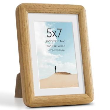 Imagem de Acovy Porta-retrato 12 x 18 cm, moldura de madeira de carvalho maciça com tapete para fotos de 10 x 15 cm, moldura de madeira de canto arredondado com vidro temperado, 12 x 17 cm, para pendurar na