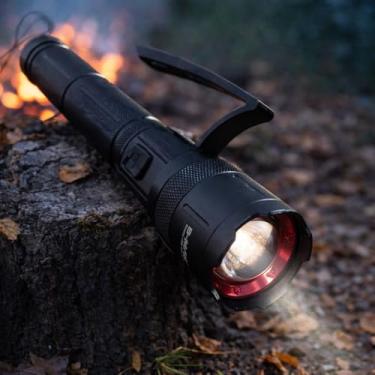 Imagem de Lanterna Holofote Super Led Foco Tipo Laser Canhão de Luz Forte Profissional Recarregável USB Longa Distância Alça Ergonômica Resistente Chuva Ideal para Vigilante Policial Bombeiro Rondas e Segurança