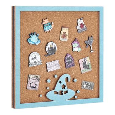 Imagem de NBEADS Bandeja de cortiça para exibição de pinos, quadro de exibição de boletins em forma de chapéu mágico quadrado de madeira para armazenamento de broches, decoração de festivais de escritório, casa