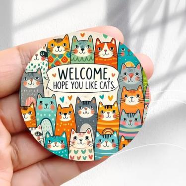 Imagem de Ímã de geladeira vintage Welcome Hope You Like Cats Many Cats Design - Adesivo redondo acrílico de geladeira de 5,8 cm, presente de decoração retrô, tamanho perfeito para geladeira, armário ou