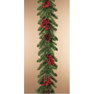 Imagem de The Gerson Company Guirlanda de pinheiro misturada de 1,82 m x 30,48 cm com 127 pontas, bagas e pinhas grandes
