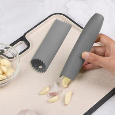 Imagem de Descascador de alho de silicone, 2 peças, rolo de alho cinza, contém duas especificações: design de vedação inferior e design de bolinhas de parede interna, com orifícios para pendurar, fácil de
