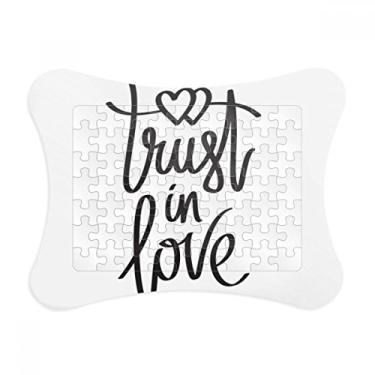 Imagem de Enfeite de quebra-cabeça com citação Trust in Love para decoração de quadro