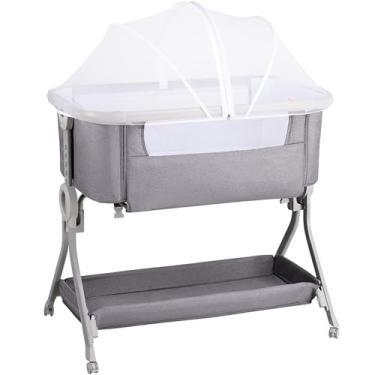 Imagem de Larex Berço de cabeceira para bebês recém-nascidos com rede mosquiteira, bolsa de armazenamento e cesta, 5 alturas ajustáveis, rodas móveis, colchão respirável e malha (cinza claro)