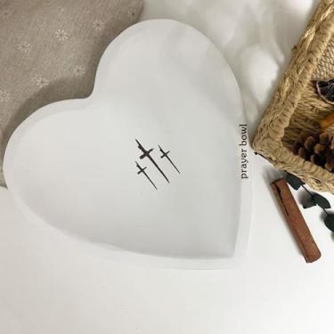 Imagem de BEDAZE Tigela de oração com cartões, tigela de massa de oração de coração de madeira, presentes cristãos religiosos para mulheres, fé, tigela de cruz gravada, decoração de coração, tigela de madeira