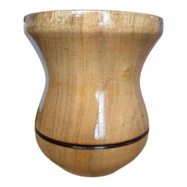 Imagem de Cuia de Madeira Premium para Chimarrão, Imbuia Tratada com Verniz, Design Tradicional, 10x13cm, Acabamento Brilhante