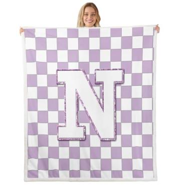 Imagem de Erosebridal Manta com letra N sherpa branca roxa xadrez xadrez felpudo cobertor de lã monograma personalizado para meninas e mulheres, decoração moderna para cama sofá bebê 76 cm x 101 cm