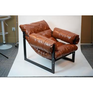 Imagem de Poltrona de couro moderna para sala de estar, Poltrona confortável com base de madeira