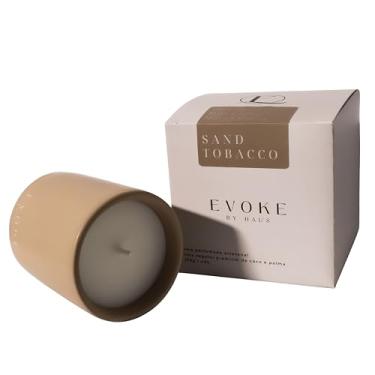 Imagem de Vela Perfumada Artesanal – EVOKE BY HAUS – Sand Tobacco – Coleção Color Studio | Pêra, Muguet,Tabaco | Cera Vegetal Premium de Coco e Palma | Pavio de Algodão | 170g