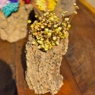 Imagem de Tronco Decorativo Rústico com Flores Sempre Vivas, 25 cm, Casca Natural, Arranjo Artesanal para Decoração (TRONCO-13)