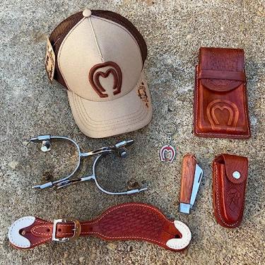 Imagem de Kit country completo traias para cavalgadas bone espora QM de inox correias de couro legitimo capa de celular canivete com capa protetora e chaveiro super resistentes (Havana)