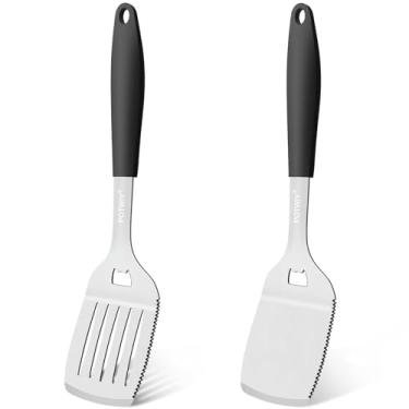 Imagem de POTWIY Espátula de grelha de aço inoxidável com serrilhada, conjunto de espátula de metal grande resistente para churrasqueira e grelha, torneador sólido e ranhurado com alça de silicone, ferramentas