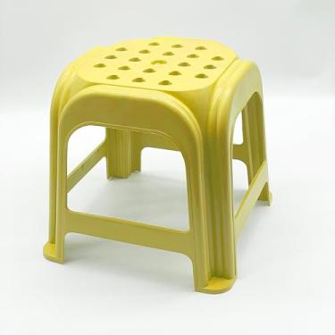 Imagem de Indústrias Fênix Banquinho Infantil de Plástico Reforçado, Suporta até 50kg, Design Vazado