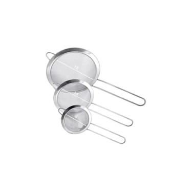 Imagem de Peneira de Cozinha em Aço Inox, 18cm de Diâmetro, 32cm de Comprimento, para Coar, Polvilhar e Escorrer Massas, Resistente