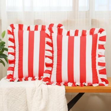 Imagem de vctops Conjunto de 2 fronhas decorativas listradas em vermelho e branco com babados quadradas, capas de almofada de veludo macio para decoração de sala de estar de sofá-cama (vermelho, 45,72 cm x