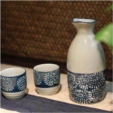 Imagem de JOEUQK Conjunto de saquê conjunto de saquê copo de saquê japonês garrafa de saquê copos de saquê conjunto de saquê cerâmica tradicional japonesa quente conjunto de porcelana azul e branca 3 peças