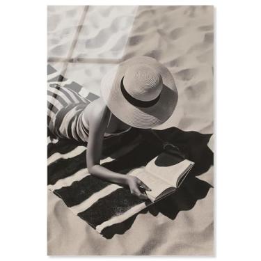 Imagem de Beach Hat Reader Impressão acrílica Glam Wall Decor by Notoriart, Pronto para pendurar, 25 x 38 cm