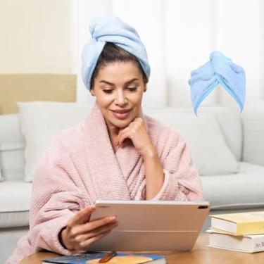 Imagem de Envoltório de toalha de cabelo de microfibra para mulheres: toalhas de secagem absorventes para mulheres capota de secador essencial turbante torção rápida touca de banho de chuveiro cacheado produtos