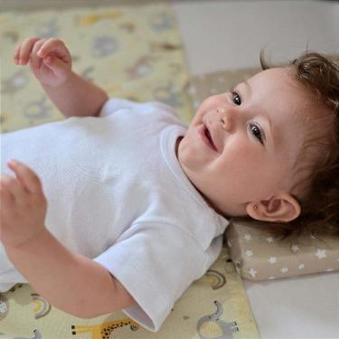 Imagem de Travesseiro Antissufocante Bublim Petit - Estrelas Bege para Bebê - IN