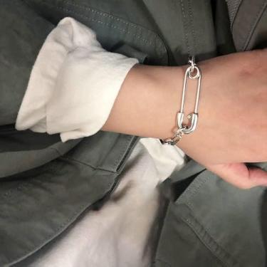 Imagem de Pulseira de elos de corrente de alfinete de segurança personalizada para mulheres e homens, pingente de clipe de papel, prata, delicada, amizade, moda Y2K, pulseiras para filha, mãe, punk, estilo