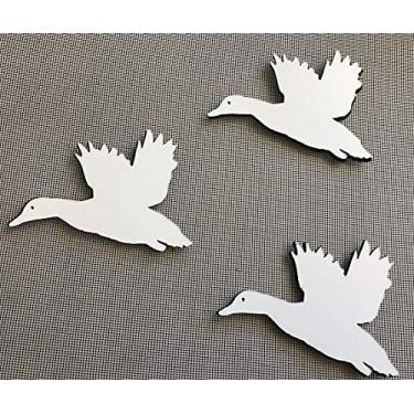 Imagem de DCentral Ímã de tela flexível Three Flying Ducks: multiuso, frente e verso, branco de segurança - mais fácil de ver ajuda a parar de entrar nas telas, tamanho L 12 cm x C 9 cm ea
