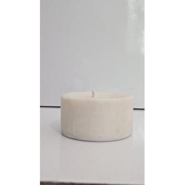 Imagem de Vela Aromática Artesanal, Decorativa, Feita à Mão, Cor Branca, para Ambientes Internos e Externos.