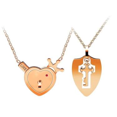 Imagem de Uloveido Conjunto de colares masculinos femininos com pingente de chave e cadeado de aço inoxidável para casais, colar de chave em forma de escudo dele e dela e pingente de coroa de coração conjunto