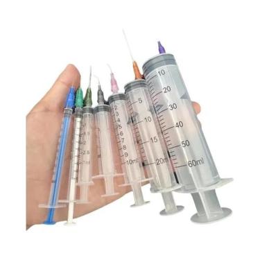Imagem de Conjunto De 14 Seringas Plásticas Com Agulhas Romas De Vários Tamanhos