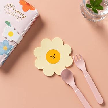 Imagem de GUIPAIHAI Prato de prato em forma de flor, almofada de isolamento térmico para mesa de jantar doméstica, tapete de panela de PVC, porta-copos resistente a altas temperaturas (cor: 1 peça amarelo/15,5 cm)