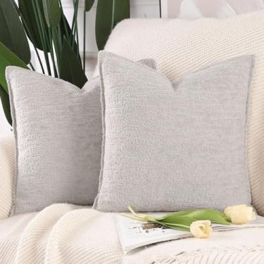 Imagem de MADIZZ Pacote com 2 capas de almofada de veludo chenille 61 x 61 cm cinza claro neutro decorativo com destaque boho capas de almofada para sofá, decoração de casa de fazenda moderna
