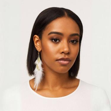 Imagem de Brinco de Pressão com Penas Brancas e Folhas Douradas