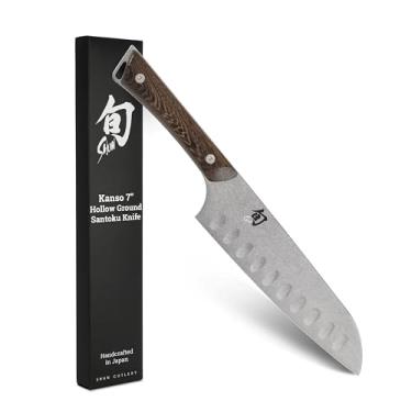 Imagem de Lâmina de aço inoxidável Shun Kanso Santoku, 17 cm, cabo de madeira