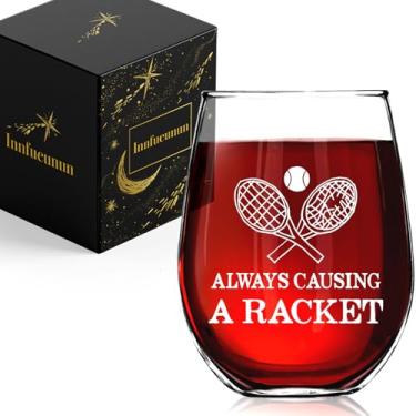 Imagem de Innfueunun Always Causing A Racket Taça de vinho sem haste, presentes engraçados de Natal de Ação de Graças para amantes de tênis, pai, mãe, marido e esposa-425 g
