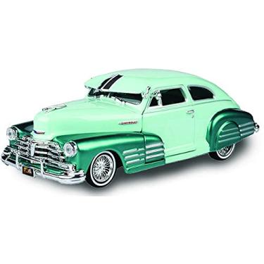 Imagem de 1948 Chevy Aerosedan Fleetside Lowrider Pastel Green and Green Metallic Two-Tone Get Low Series 1/24 Diecast Model Car by Motormax 79027