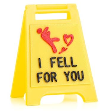 Imagem de Mini placa fofa "I Fell for You" – Presente romântico engraçado para namorado, namorada, aniversário, Dia dos Namorados, Natal | Presente de amor exclusivo para ele ou ela | Decoração de pedido de